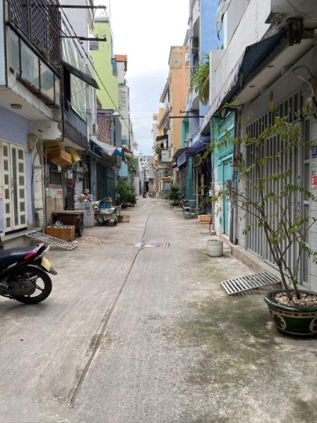 Bán nhà 3 tầng 180 m² tại Đường Hoàng Sa, Phường 11, Quận 3, Hồ Chí Minh